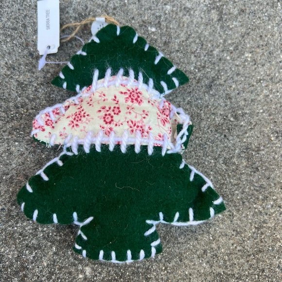 Other - Green Felt Christmas Tree Ornament new with tags